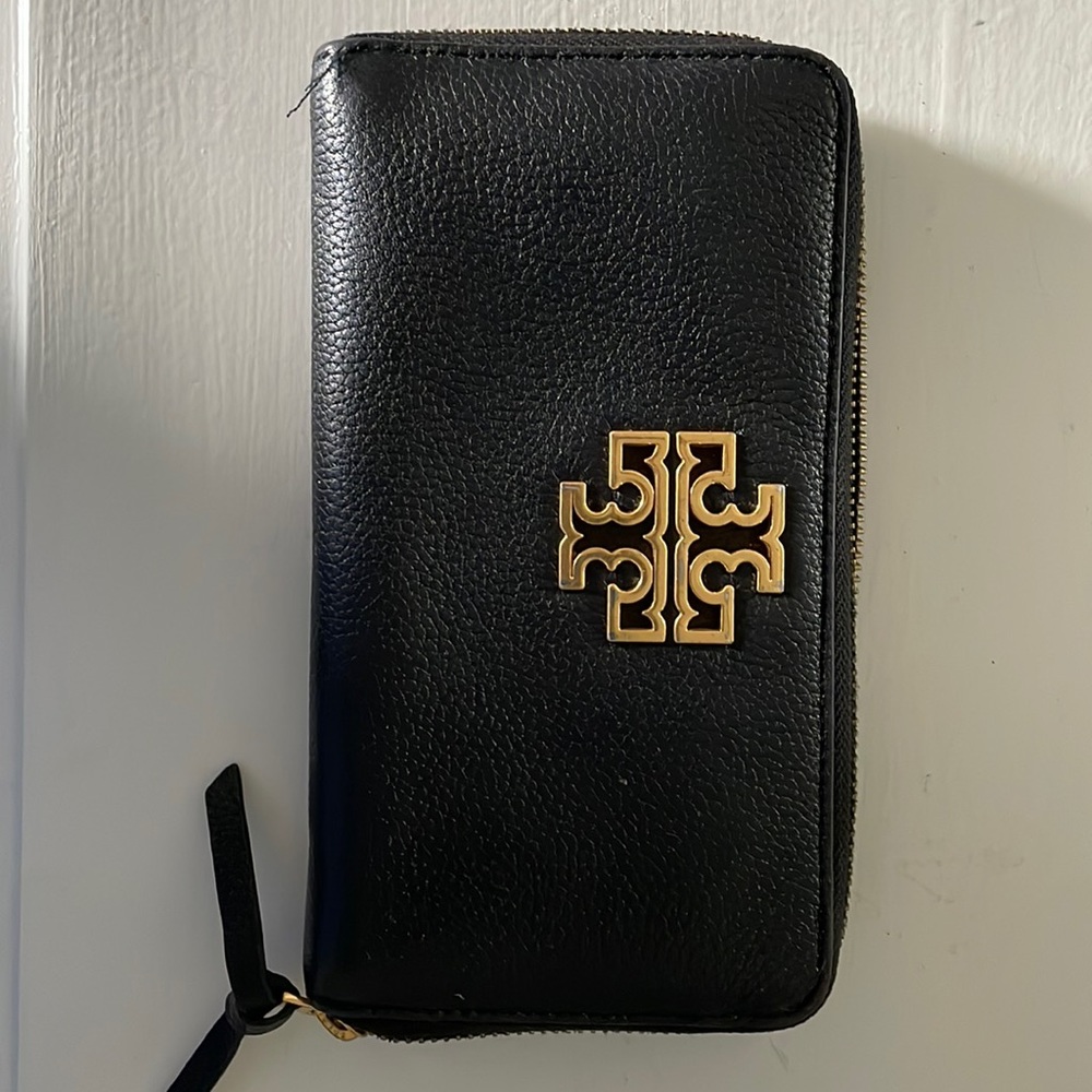 Tory Burch wallet black with gold logo (large)